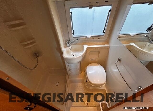 KENTUCKY CORRAL 3 MANSARDATO 6 POSTI OMOLOGATI 2005 TRANSIT GEMELLATO 137 CV pieno