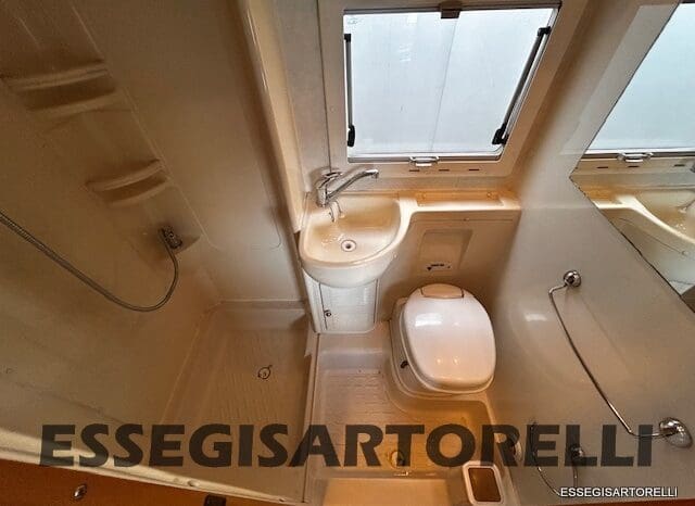 KENTUCKY CORRAL 3 MANSARDATO 6 POSTI OMOLOGATI 2005 TRANSIT GEMELLATO 137 CV pieno