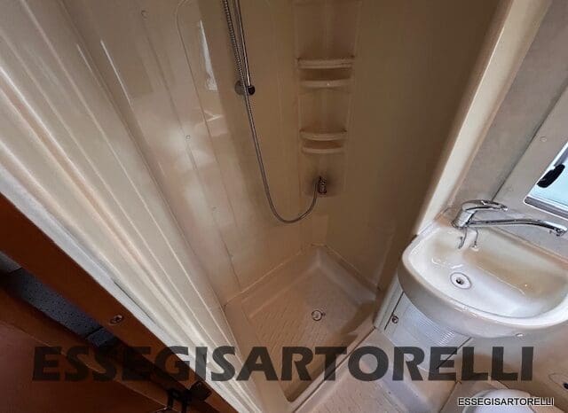 KENTUCKY CORRAL 3 MANSARDATO 6 POSTI OMOLOGATI 2005 TRANSIT GEMELLATO 137 CV pieno