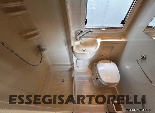 KENTUCKY CORRAL 3 MANSARDATO 6 POSTI OMOLOGATI 2005 TRANSIT GEMELLATO 137 CV pieno