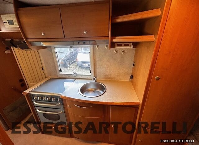 KENTUCKY CORRAL 3 MANSARDATO 6 POSTI OMOLOGATI 2005 TRANSIT GEMELLATO 137 CV pieno