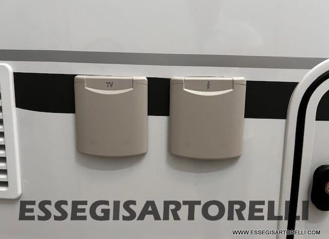 ADRIA 60° NEW CORAL XL A 600 DP GAMMA 2026 NEW DUCATO UCONNECT 699 cm pieno