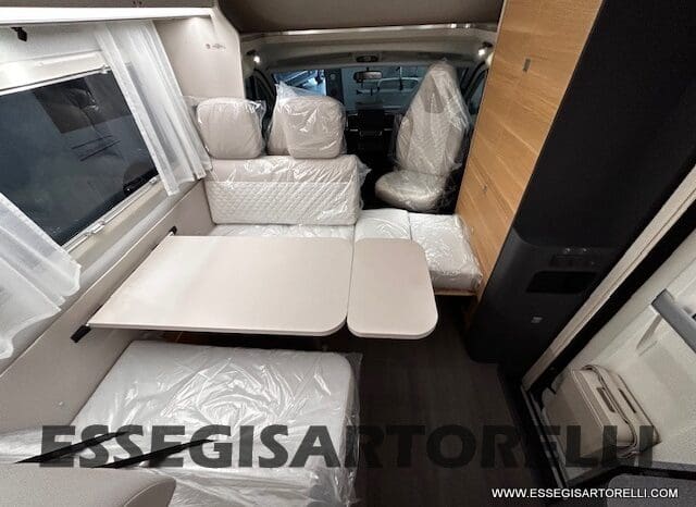 ADRIA 60° NEW CORAL XL A 600 DP GAMMA 2026 NEW DUCATO UCONNECT 699 cm pieno