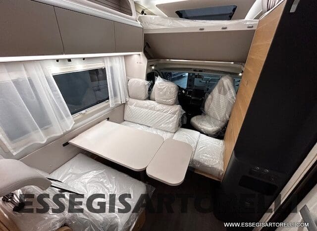 ADRIA 60° NEW CORAL XL A 600 DP GAMMA 2026 NEW DUCATO UCONNECT 699 cm pieno