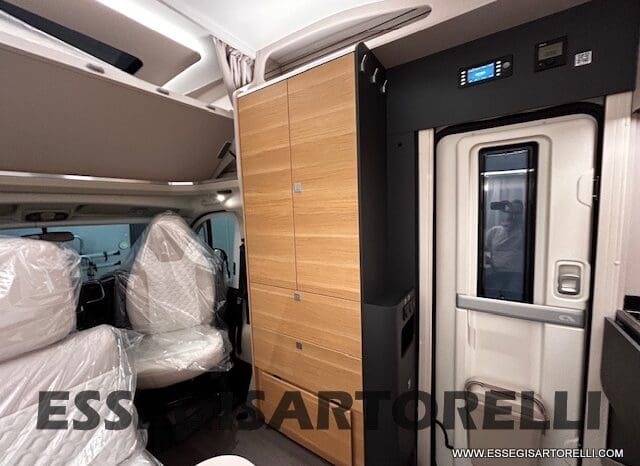 ADRIA 60° NEW CORAL XL A 600 DP GAMMA 2026 NEW DUCATO UCONNECT 699 cm pieno