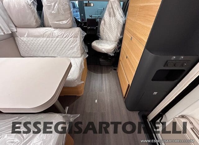 ADRIA 60° NEW CORAL XL A 600 DP GAMMA 2026 NEW DUCATO UCONNECT 699 cm pieno