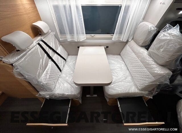 ADRIA 60° NEW CORAL XL A 600 DP GAMMA 2026 NEW DUCATO UCONNECT 699 cm pieno