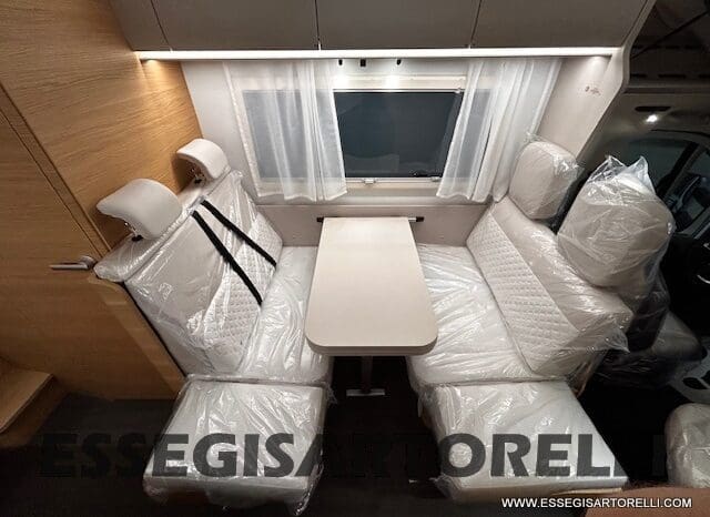 ADRIA 60° NEW CORAL XL A 600 DP GAMMA 2026 NEW DUCATO UCONNECT 699 cm pieno