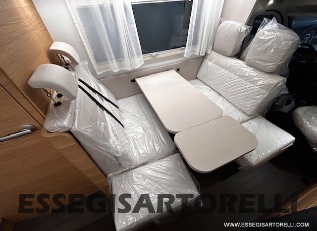 ADRIA 60° NEW CORAL XL A 600 DP GAMMA 2026 NEW DUCATO UCONNECT 699 cm pieno