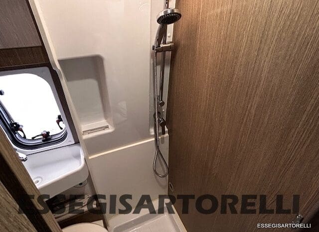 CHALLENGER V 217 LETTI GEMELLI VAN 636 CM FULL 2021 pieno