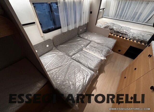 CARAVAN NEW ADRIA ADORA 573 PT 6 POSTI TRUMA COMBI VETRORESINA 2026 pieno