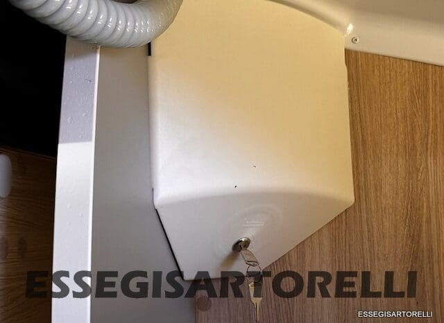 NEW MY 2026 CHAUSSON TITANIUM 797 FORD 165 CV AUTOMATICO GEMELLI pieno