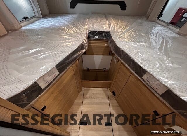 NEW MY 2026 CHAUSSON TITANIUM 797 FORD 165 CV AUTOMATICO GEMELLI pieno