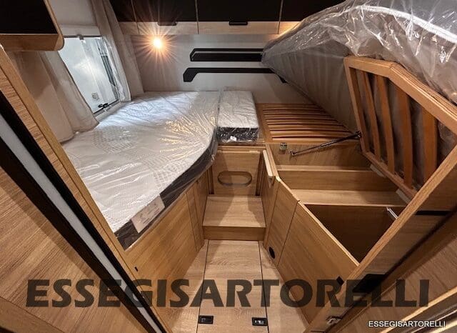 NEW MY 2026 CHAUSSON TITANIUM 797 FORD 165 CV AUTOMATICO GEMELLI pieno