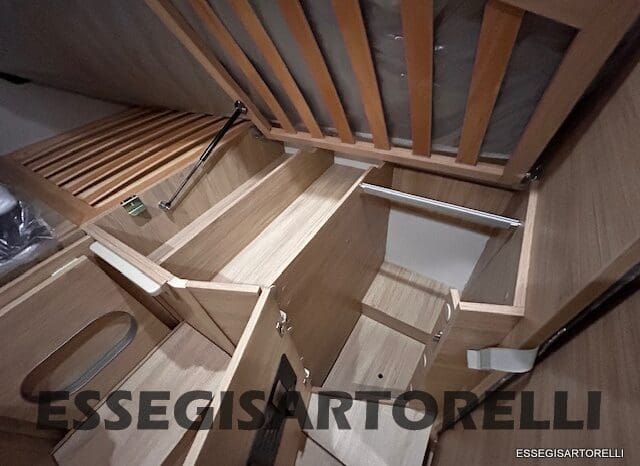 NEW MY 2026 CHAUSSON TITANIUM 797 FORD 165 CV AUTOMATICO GEMELLI pieno