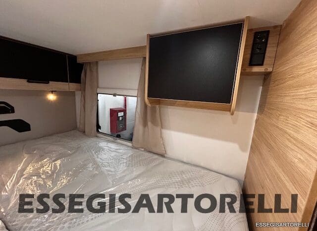 NEW MY 2026 CHAUSSON TITANIUM 797 FORD 165 CV AUTOMATICO GEMELLI pieno