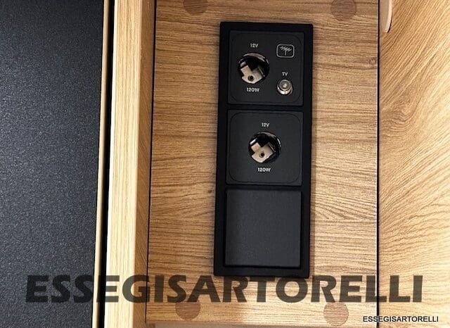 NEW MY 2026 CHAUSSON TITANIUM 797 FORD 165 CV AUTOMATICO GEMELLI pieno