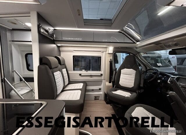 ADRIA TWIN SUPREME 640 SGX 35H UNIPROPRIETARIO KM 9.142 GARAGE 2021 pieno