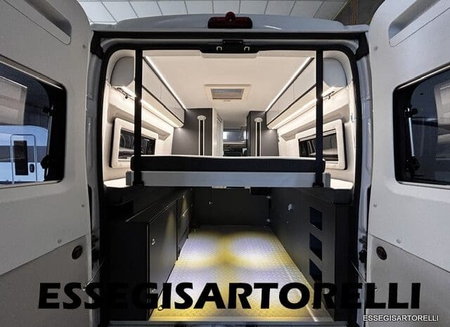 ADRIA TWIN SUPREME 640 SGX 35H UNIPROPRIETARIO KM 9.142 GARAGE 2021 pieno