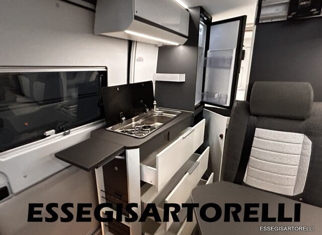 ADRIA TWIN SUPREME 640 SGX 35H UNIPROPRIETARIO KM 9.142 GARAGE 2021 pieno