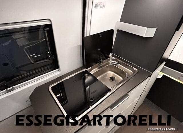 ADRIA TWIN SUPREME 640 SGX 35H UNIPROPRIETARIO KM 9.142 GARAGE 2021 pieno