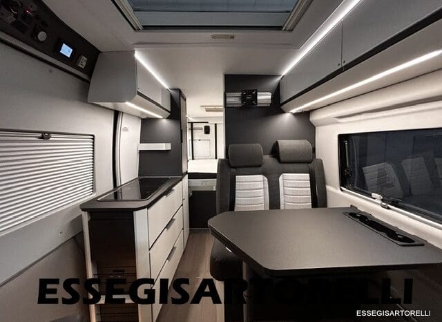 ADRIA TWIN SUPREME 640 SGX 35H UNIPROPRIETARIO KM 9.142 GARAGE 2021 pieno