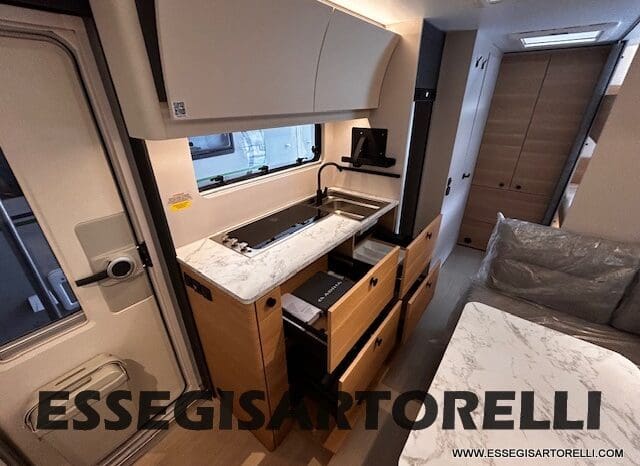 CARAVAN NEW ADRIA ADORA 573 PT 6 POSTI TRUMA COMBI VETRORESINA 2026 pieno