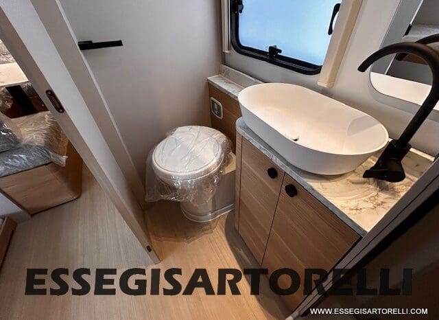 CARAVAN NEW ADRIA ADORA 573 PT 6 POSTI TRUMA COMBI VETRORESINA 2026 pieno