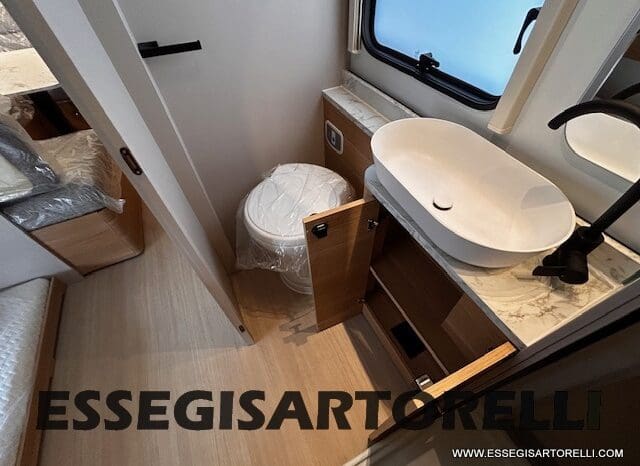 CARAVAN NEW ADRIA ADORA 573 PT 6 POSTI TRUMA COMBI VETRORESINA 2026 pieno