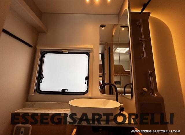 CARAVAN NEW ADRIA ADORA 573 PT 6 POSTI TRUMA COMBI VETRORESINA 2026 pieno