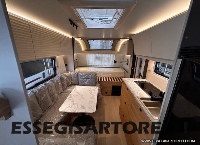 CARAVAN NEW ADRIA ADORA 573 PT 6 POSTI TRUMA COMBI VETRORESINA 2026 pieno