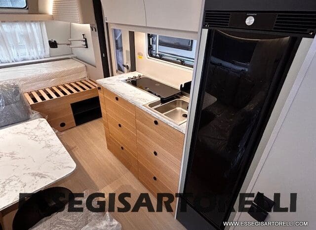 CARAVAN NEW ADRIA ADORA 573 PT 6 POSTI TRUMA COMBI VETRORESINA 2026 pieno