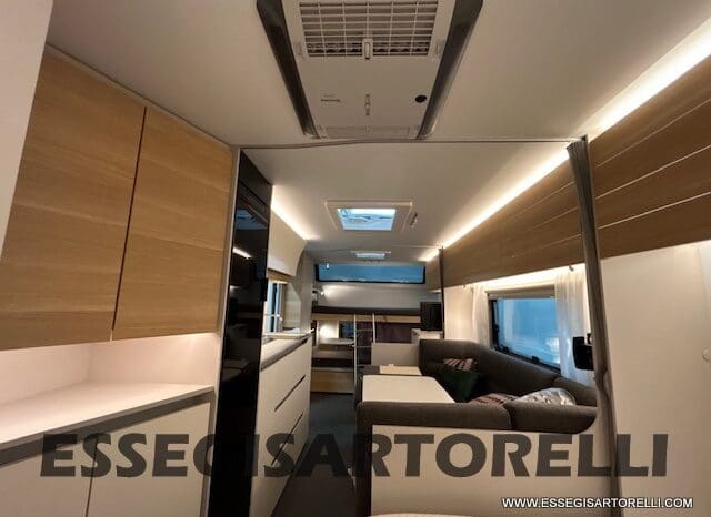 ADRIA ADORA 613 PK UNIPROPRIETARIO 7 POSTI VETRORESINA 1.750 KG 2024 pieno