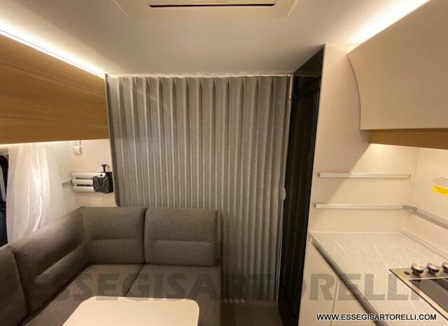 ADRIA ADORA 613 PK UNIPROPRIETARIO 7 POSTI VETRORESINA 1.750 KG 2024 pieno