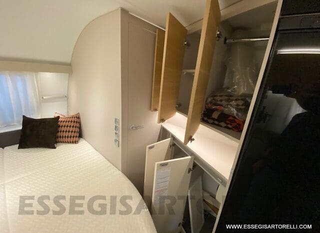 ADRIA ADORA 613 PK UNIPROPRIETARIO 7 POSTI VETRORESINA 1.750 KG 2024 pieno