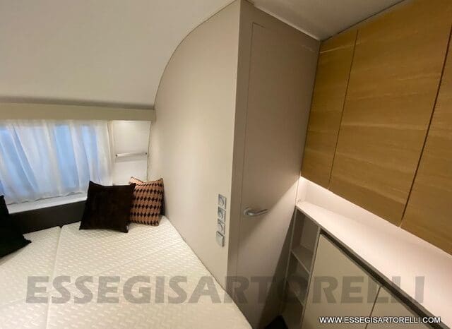 ADRIA ADORA 613 PK UNIPROPRIETARIO 7 POSTI VETRORESINA 1.750 KG 2024 pieno