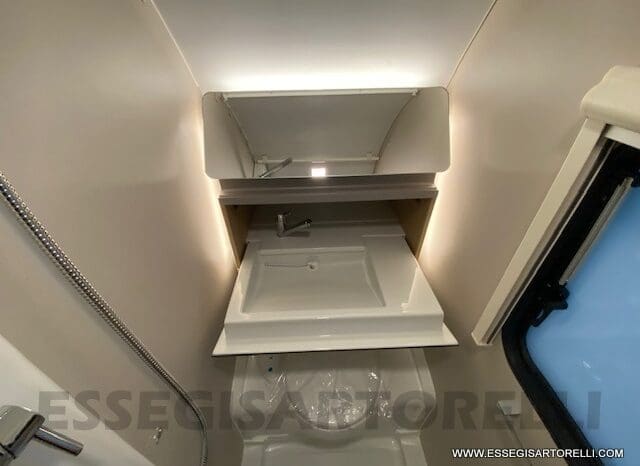 ADRIA ADORA 613 PK UNIPROPRIETARIO 7 POSTI VETRORESINA 1.750 KG 2024 pieno