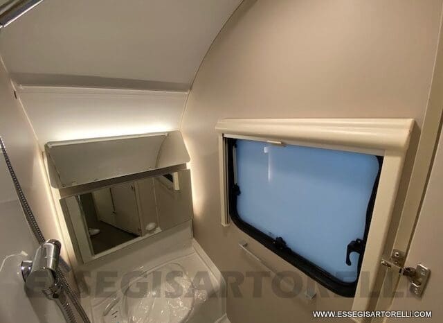 ADRIA ADORA 613 PK UNIPROPRIETARIO 7 POSTI VETRORESINA 1.750 KG 2024 pieno