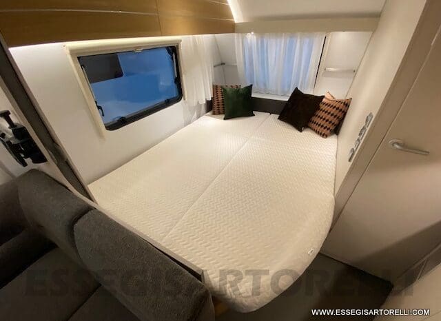 ADRIA ADORA 613 PK UNIPROPRIETARIO 7 POSTI VETRORESINA 1.750 KG 2024 pieno