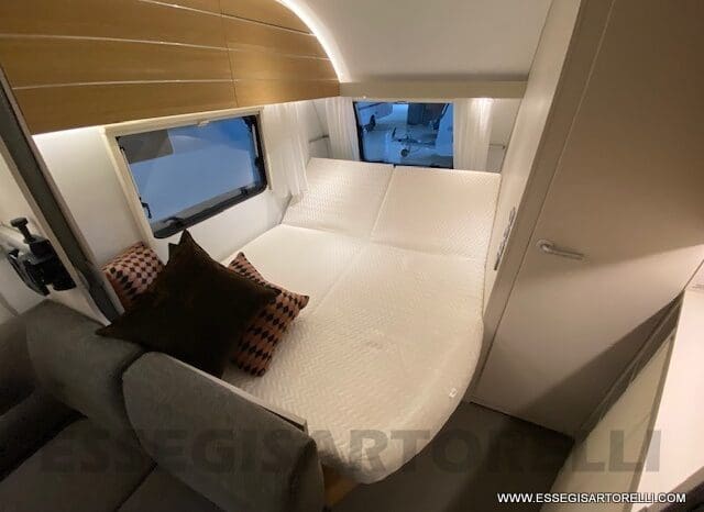 ADRIA ADORA 613 PK UNIPROPRIETARIO 7 POSTI VETRORESINA 1.750 KG 2024 pieno