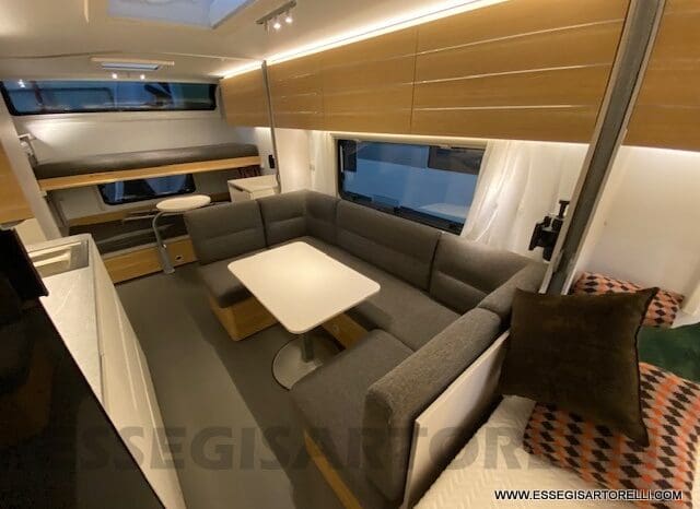 ADRIA ADORA 613 PK UNIPROPRIETARIO 7 POSTI VETRORESINA 1.750 KG 2024 pieno