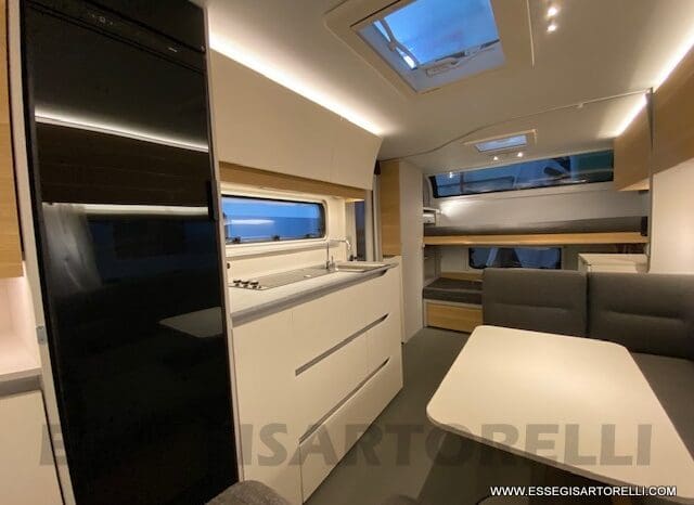 ADRIA ADORA 613 PK UNIPROPRIETARIO 7 POSTI VETRORESINA 1.750 KG 2024 pieno