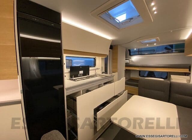 ADRIA ADORA 613 PK UNIPROPRIETARIO 7 POSTI VETRORESINA 1.750 KG 2024 pieno