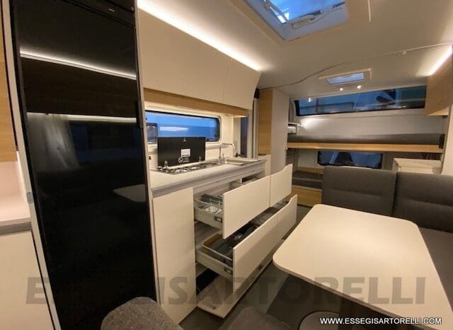 ADRIA ADORA 613 PK UNIPROPRIETARIO 7 POSTI VETRORESINA 1.750 KG 2024 pieno