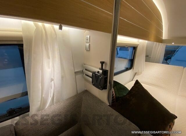 ADRIA ADORA 613 PK UNIPROPRIETARIO 7 POSTI VETRORESINA 1.750 KG 2024 pieno