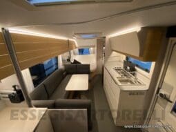 ADRIA ADORA 613 PK UNIPROPRIETARIO 7 POSTI VETRORESINA 1.750 KG 2024 pieno