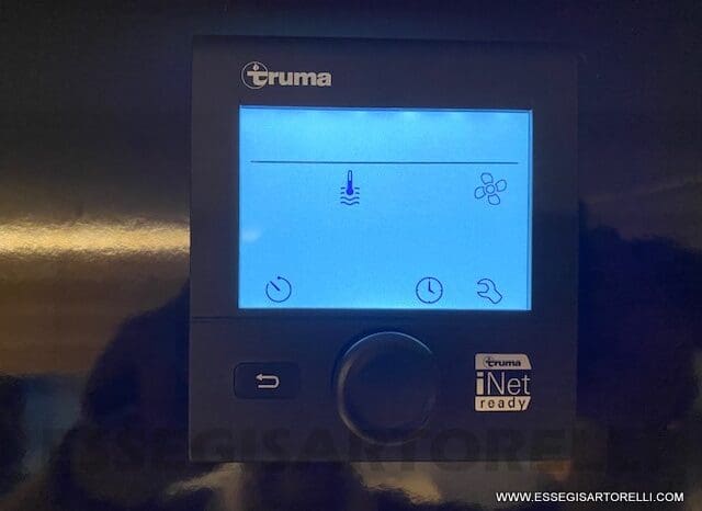 ADRIA ADORA 613 PK UNIPROPRIETARIO 7 POSTI VETRORESINA 1.750 KG 2024 pieno