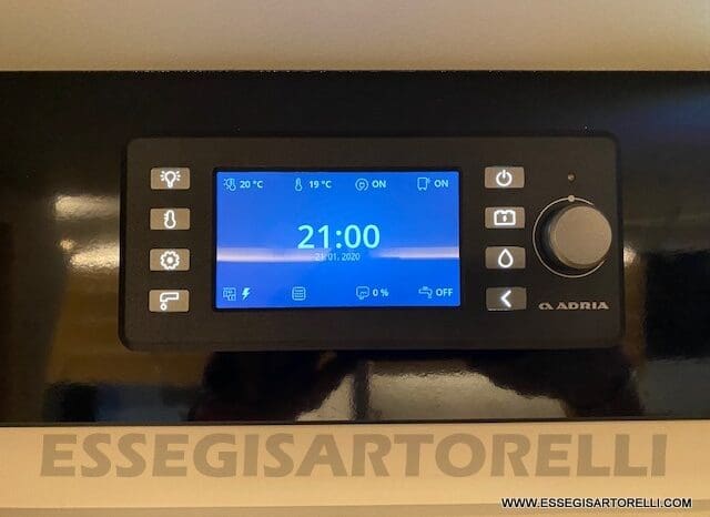 ADRIA ADORA 613 PK UNIPROPRIETARIO 7 POSTI VETRORESINA 1.750 KG 2024 pieno