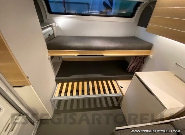 ADRIA ADORA 613 PK UNIPROPRIETARIO 7 POSTI VETRORESINA 1.750 KG 2024 pieno