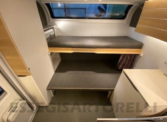 ADRIA ADORA 613 PK UNIPROPRIETARIO 7 POSTI VETRORESINA 1.750 KG 2024 pieno